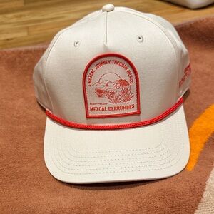 White and Red Mezcal Derrumbes Cap